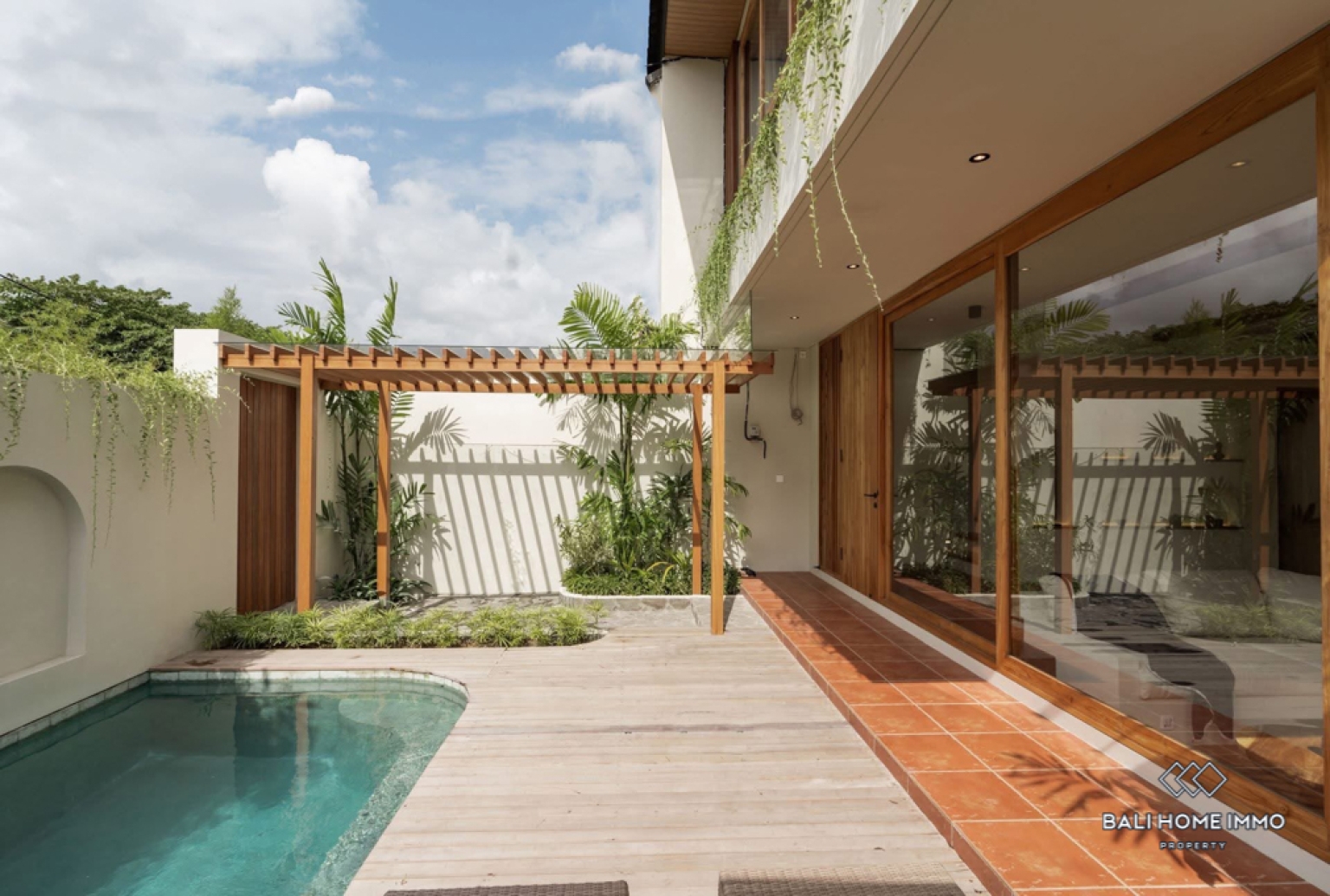 Charming 3 Bedroom Villa for Rental in Bali Canggu Residential Side