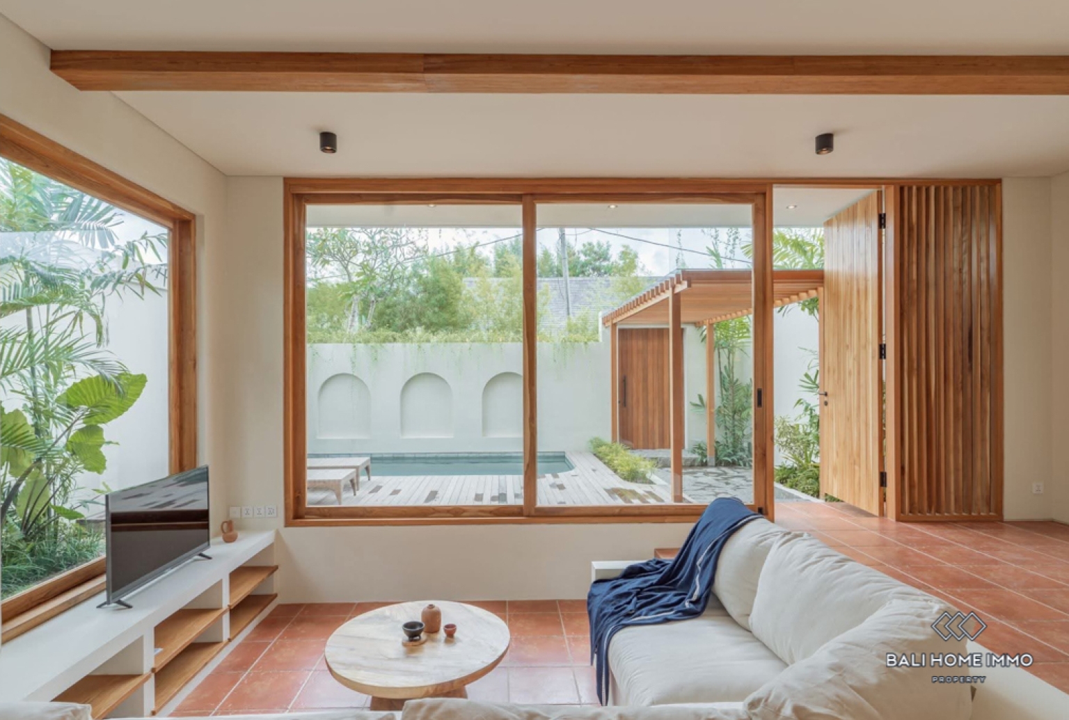 Charming 3 Bedroom Villa for Rental in Bali Canggu Residential Side — image 1