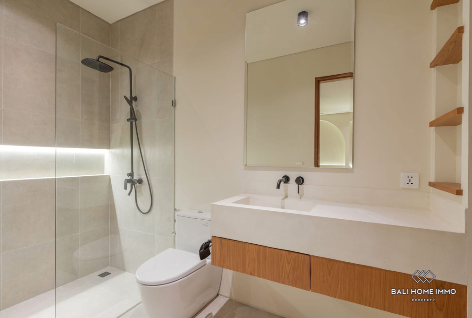 Charming 3 Bedroom Villa for Rental in Bali Canggu Residential Side — image 14