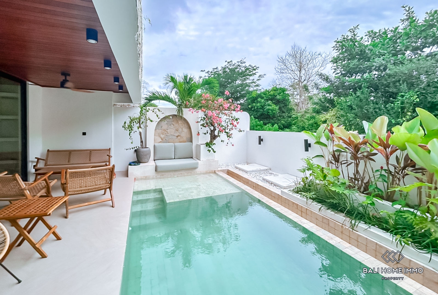 COZY 2 BEDROOMS VILLA FOR YEARLY AND MONTHLY RENTAL IN ULUWATU - NYANG NYANG