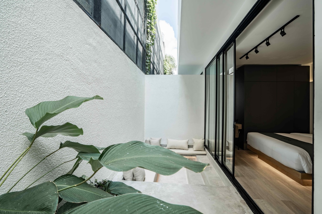 Contemporary Canggu 2BR Villa w/ Pool, Prime Loc in Canggu, Bali — image 15