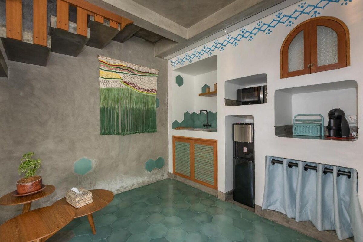 Teakwood Modern Sanctuary 3 Bedroom Private Villa in Canggu — image 9