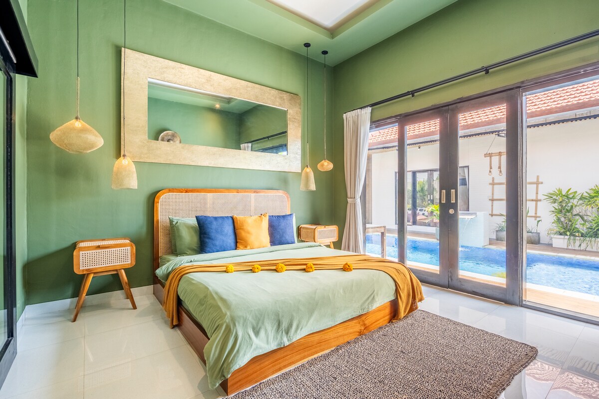 Serene Modern Poolside 3 Bedroom Private Villa in Canggu — image 3
