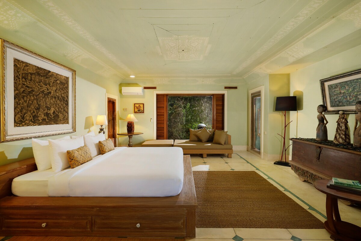 Traditional Infinity Sanctuary 3 Bedroom Private Villa in Ubud — image 9