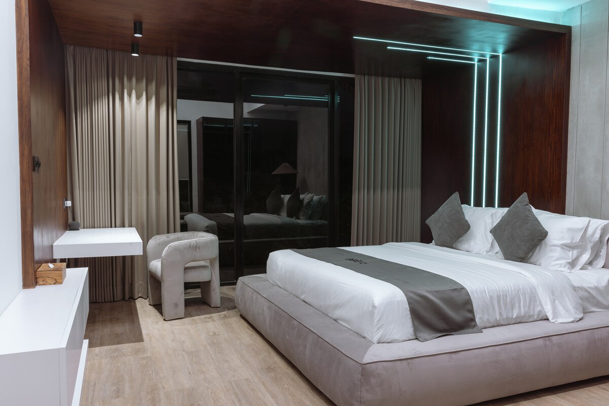 Lush Riverside Estate 5 Bedroom Private Villa in Canggu — image 4
