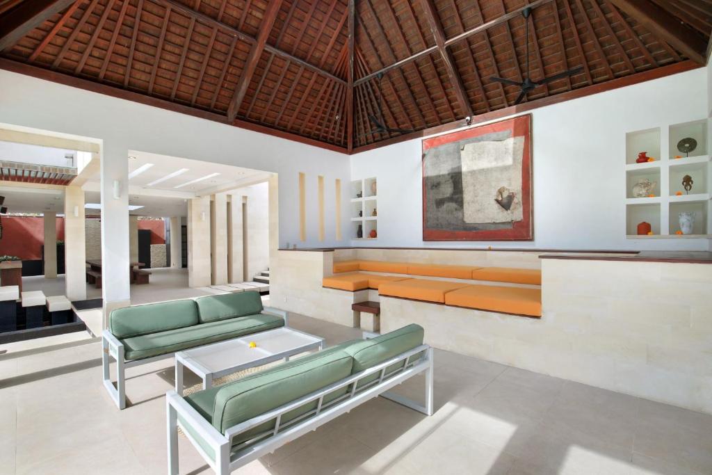 Luxurious Getaway Estate 5 Bedroom Private Villa in Canggu — image 5