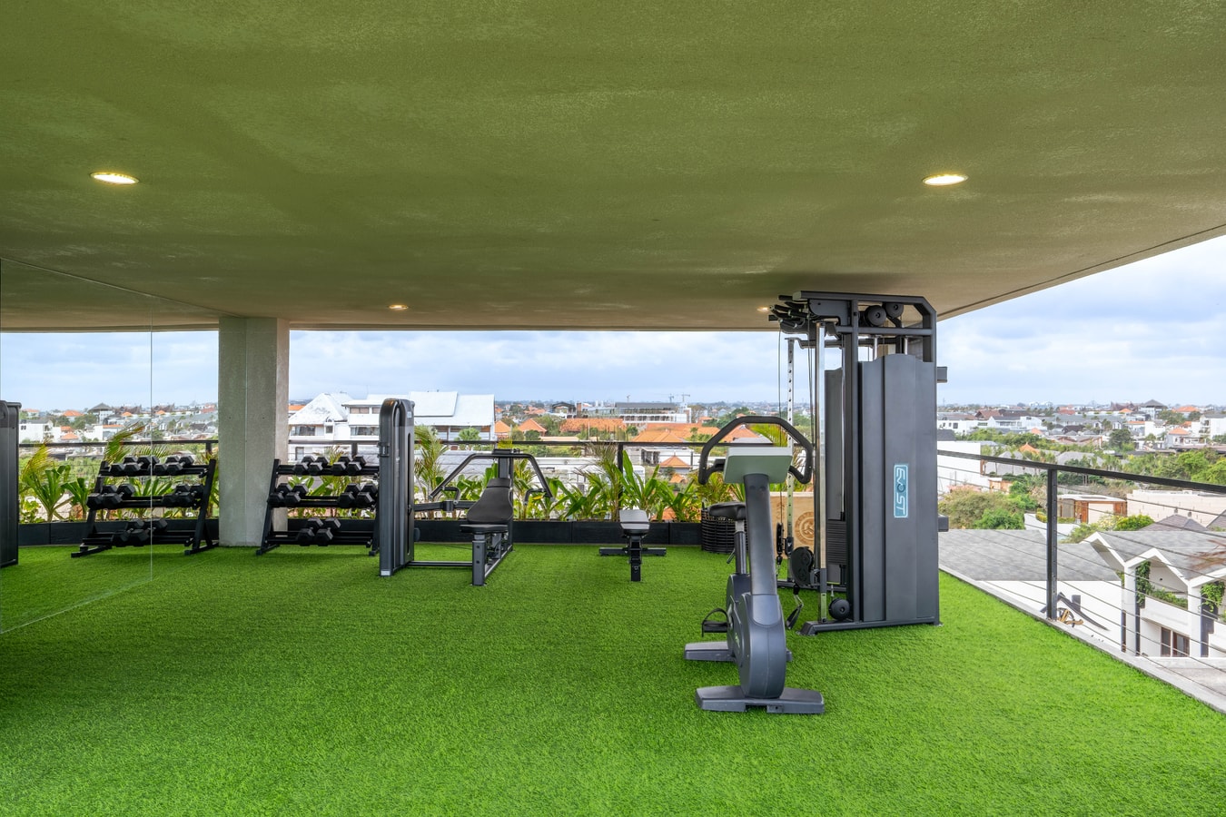 Beachside 2BR Canggu | Pool, Sauna & Rooftop Gym in Canggu, Bali — image 9