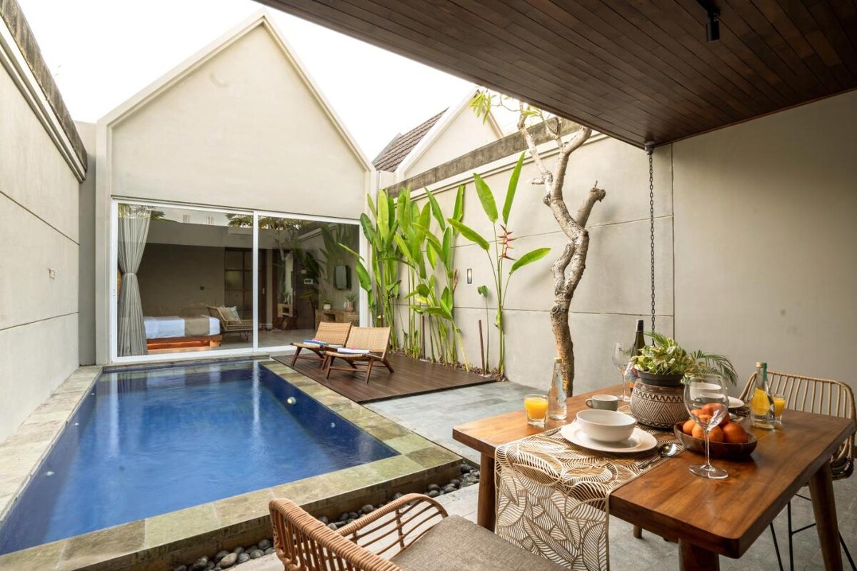 Simple Minimalist Calm 1 Bedroom Private Villa in Canggu — image 10