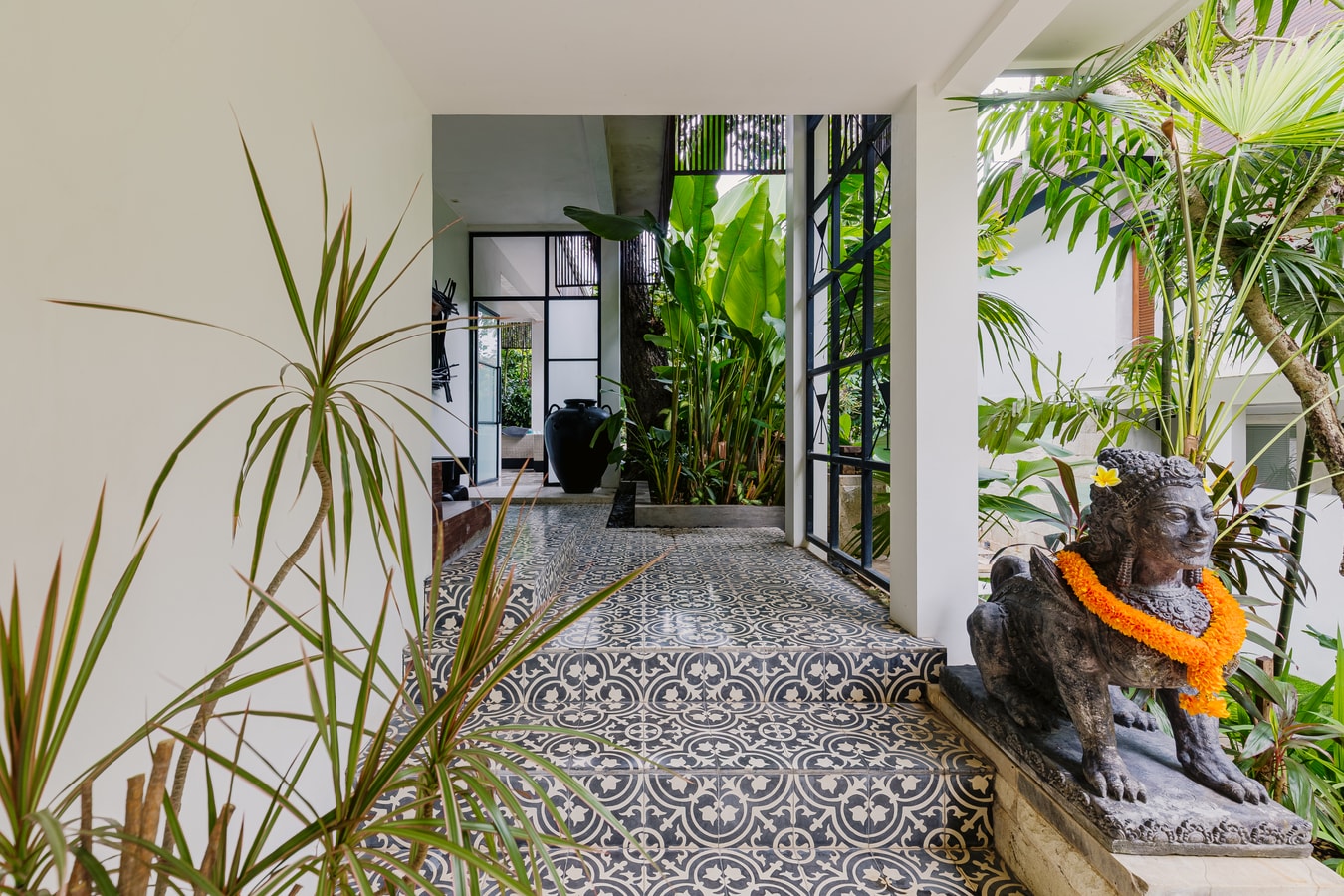 Boutique 2BR Umalas Suite | Near Nook & Beaches in Kerobokan, Bali — image 15