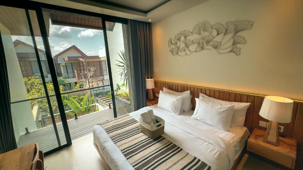 Cozy Tropical Hideaway 3 Bedroom Private Villa in Canggu — image 4