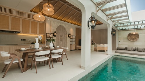 Deneva 8 - Bathtub & Pool Villa, Near Berawa Beach in Canggu, Bali — image 14