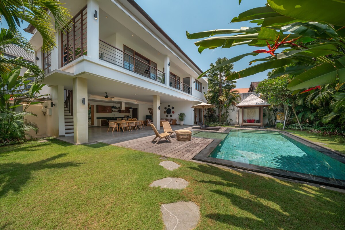 Villa Lisy — 4BR Villa Rental in Pererenan — image 4