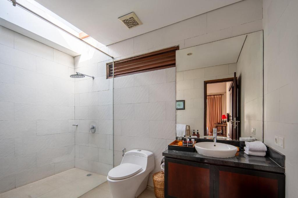Luxe Amenity Retreat 3 Bedroom Private Villa in Canggu — image 8