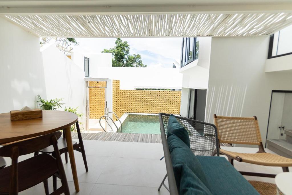Minimalist Modern Retreat 2 Bedroom Private Villa in Canggu