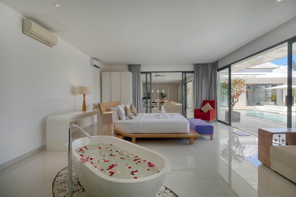 Homely Tropical Nest 3 Bedroom Private Villa in Canggu — image 7