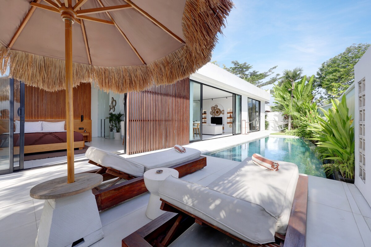 Peaceful Garden Sanctuary 3 Bedroom Private Villa in Canggu — image 1