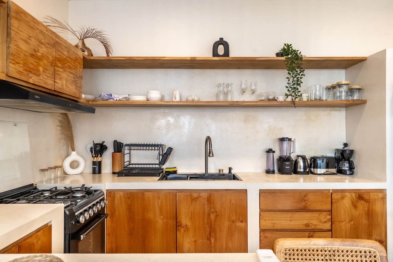 2BR Prime Location Umalas Villa | Pool, Near Cafés in Canggu, Bali — image 15