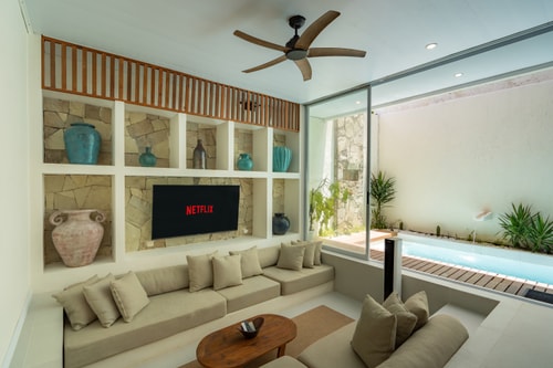Sandwave - 3BR Villa with Pool & Rooftop, Uluwatu in Jimbaran, Bali — image 2