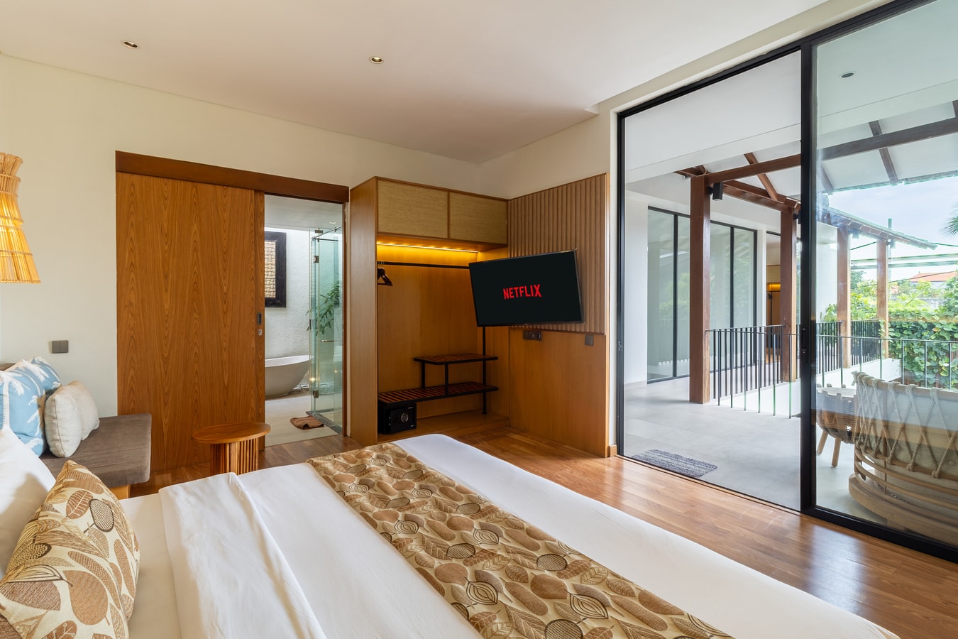 Nivassa - 3BR Villa with Pool, Near Berawa Beach in Canggu, Bali — image 7