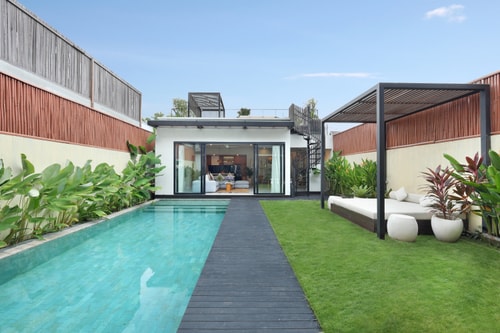 Berawa Escape 4BR Villa | Private Pool & Rooftop in Canggu, Bali — image 12