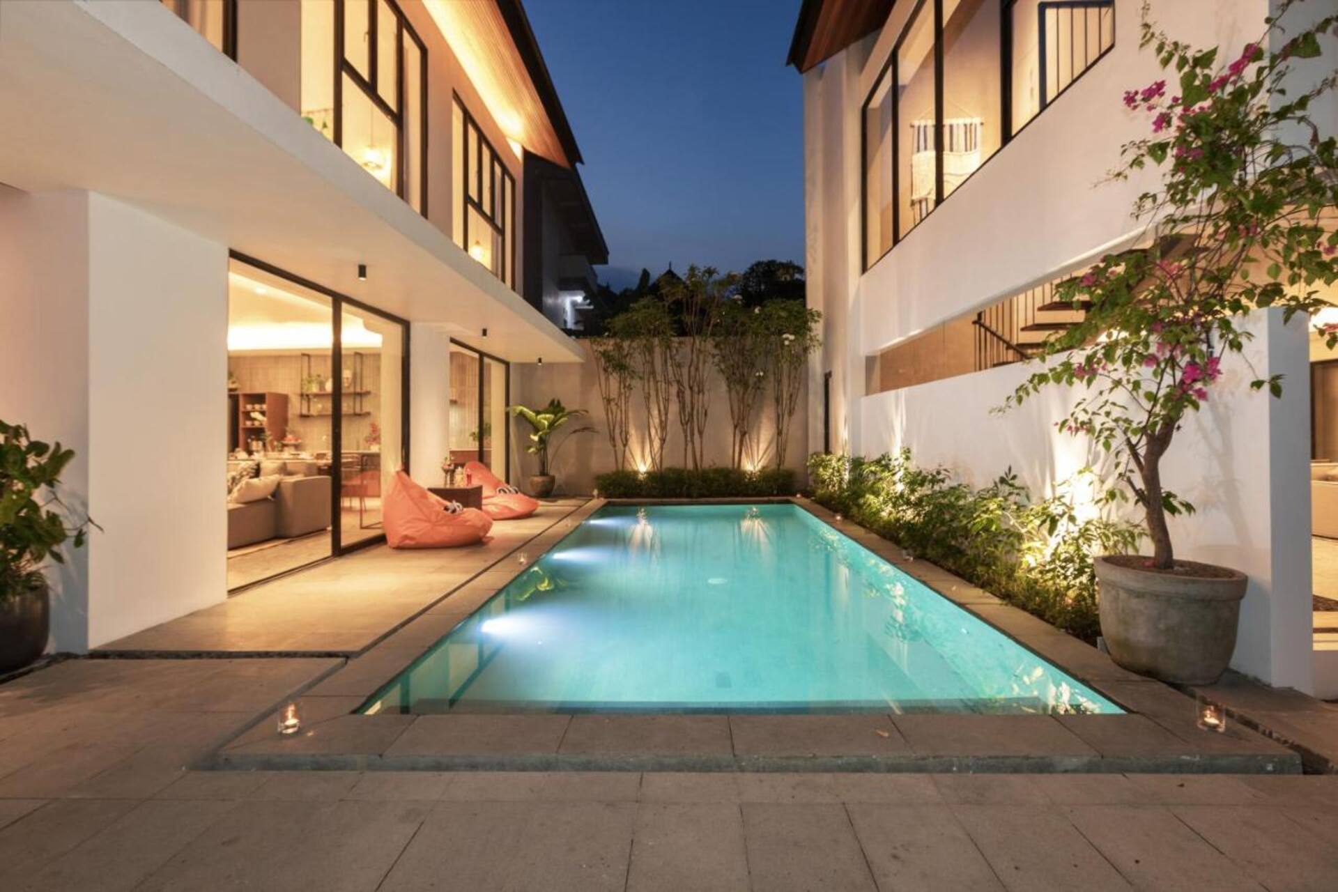Superb Modern Estate 6 Bedroom Private Villa in Canggu