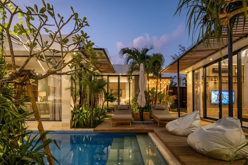 Elegant Uluwatu 3BR Villa | Near Beaches & Pool in Jimbaran, Bali — image 1