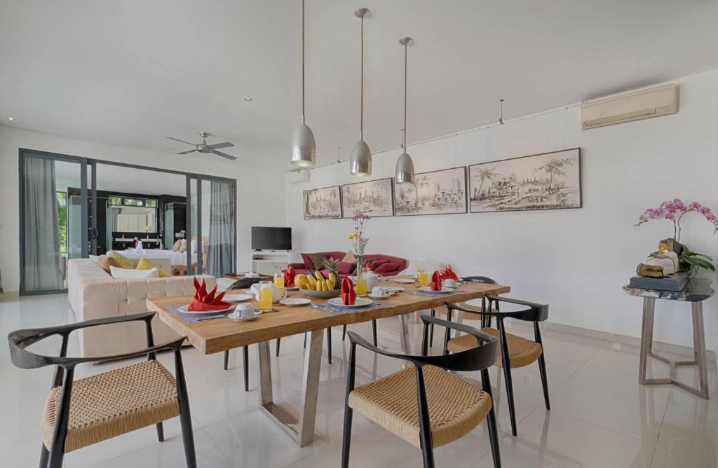 Homely Tropical Nest 3 Bedroom Private Villa in Canggu — image 5