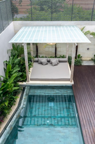 Deneva 10 - Pool & Bathtub Villa, Near Beaches in Canggu, Bali — image 14