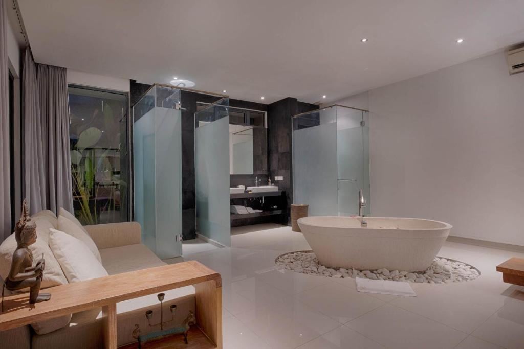 Homely Tropical Nest 3 Bedroom Private Villa in Canggu — image 1