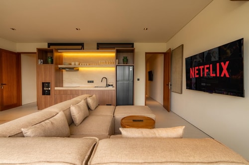 Canggu Scenic 2BR Studio w/ Balcony & Pool Access in Canggu, Bali — image 8