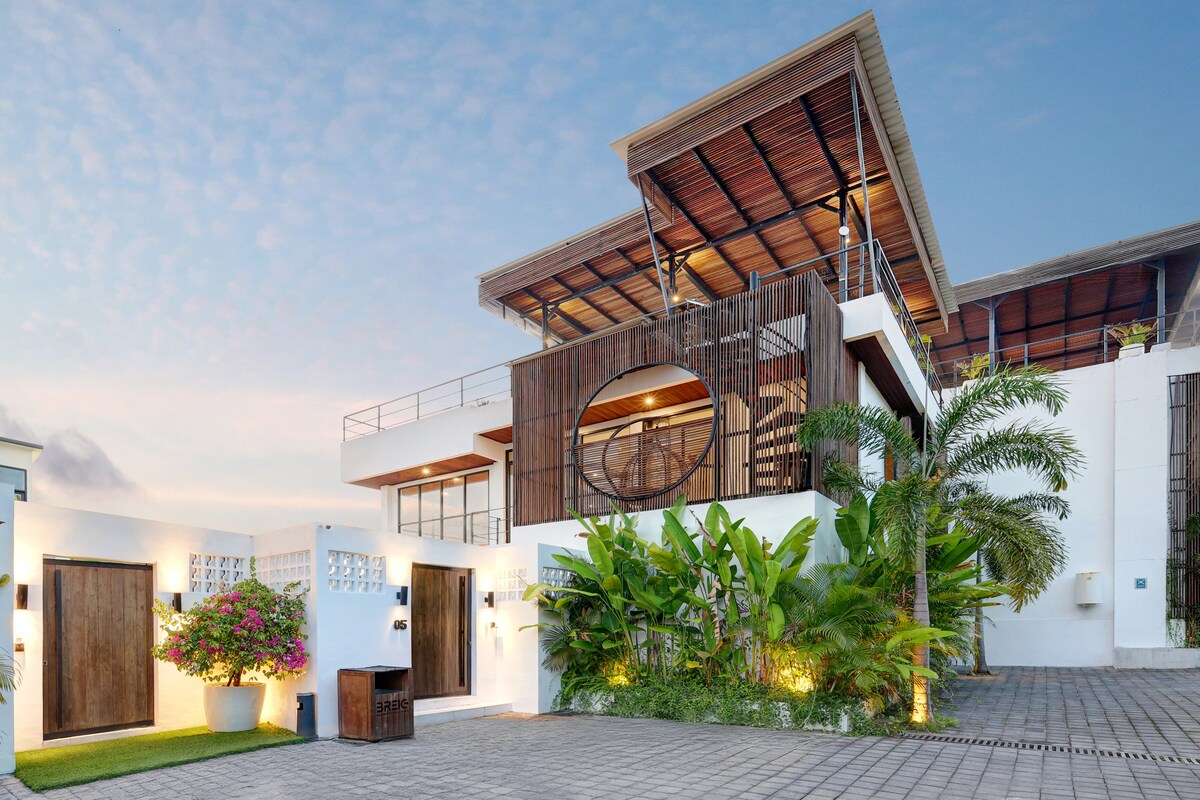 Twin Pool Retreat 4 Bedroom Private Villa in Canggu — image 11