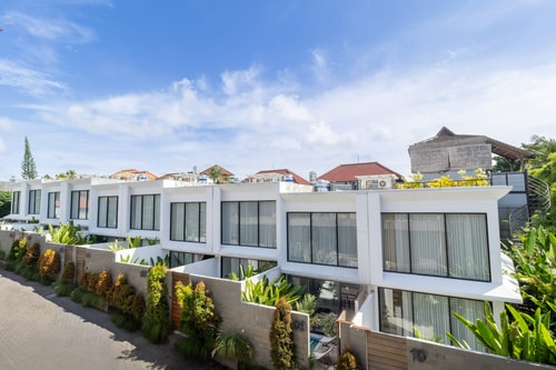 Oasis 9 - 2BR Pool Villa, Near Berawa Beach in Canggu, Bali — image 8