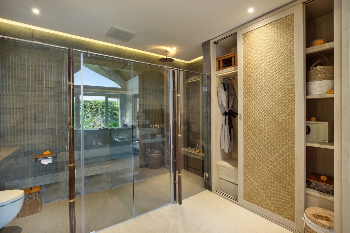 Romantic Honeymoon Escape Private Villa in Canggu — image 7