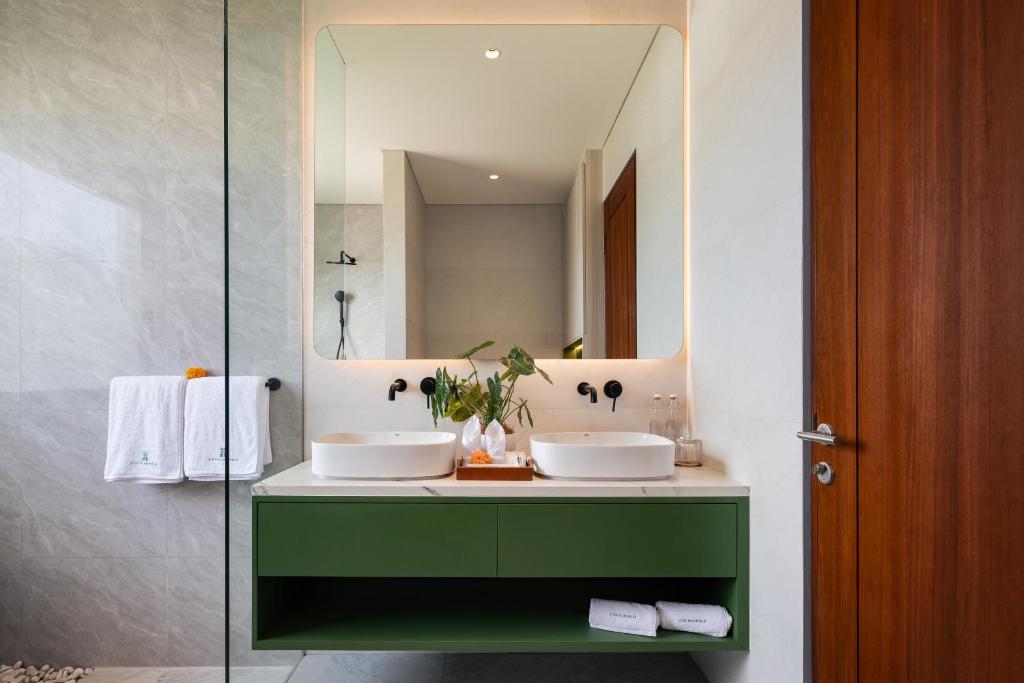 Airy Modern Hideaway 2 Bedroom Private Villa in Canggu — image 11