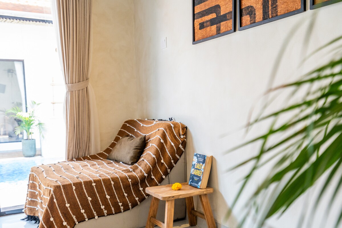 Serene Modern Poolside 3 Bedroom Private Villa in Canggu — image 2