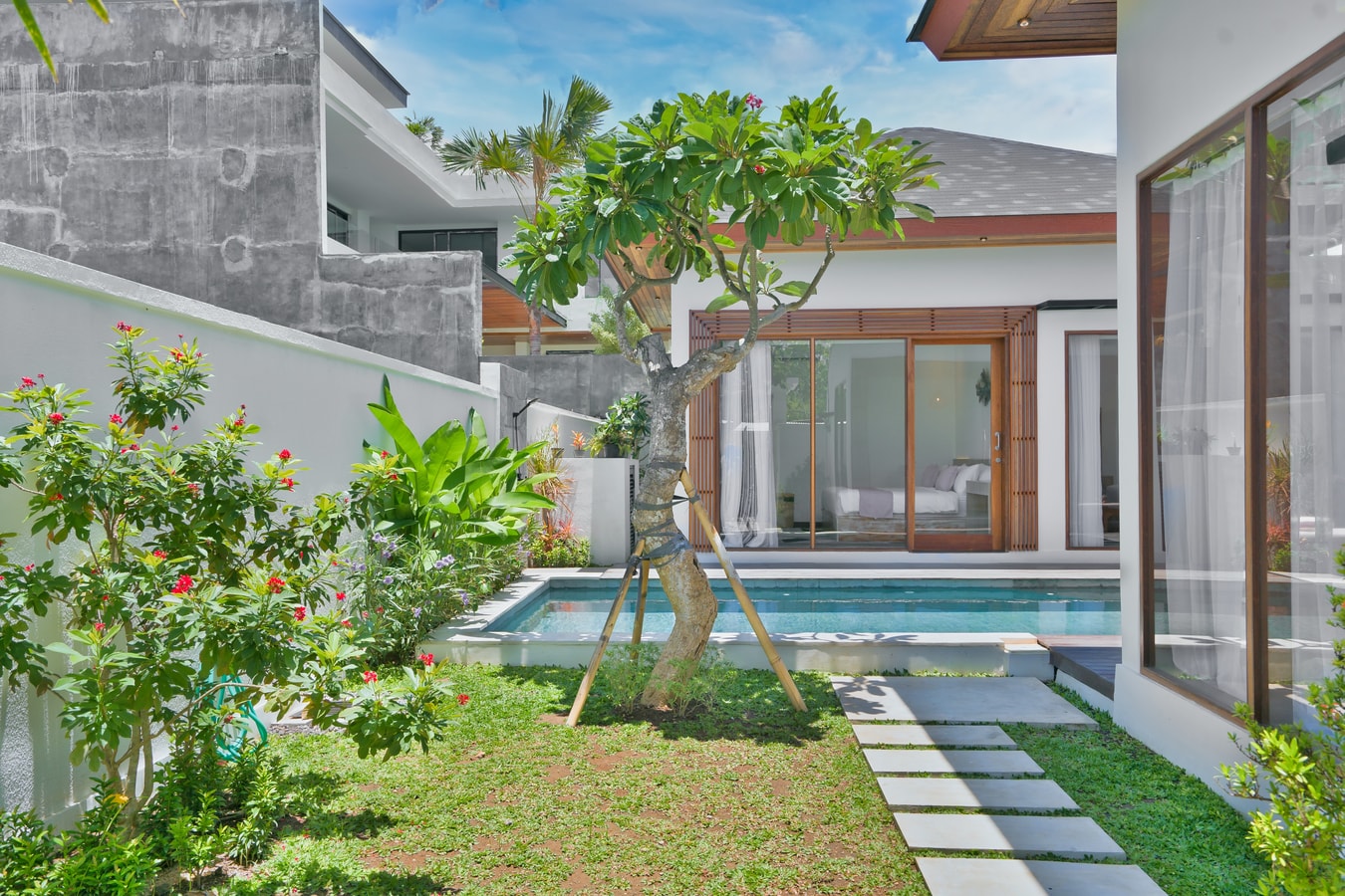 Bernard - Poolside Access & Garden Villa, Uluwatu in Ungasan, Bali