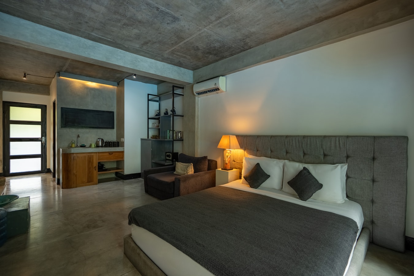 One Bedroom Suites in Seminyak, Bali — image 19