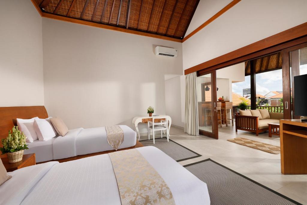 Vibrant Poolside Energy 6 Bedroom Private Villa in Canggu — image 5