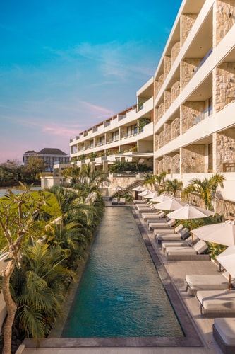 Luxe 1BR Canggu Studio | Sunset Paddy Pool Balcony in Canggu, Bali — image 18