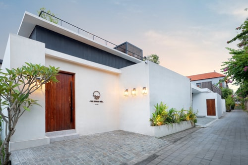 Berawa Escape 4BR Villa | Private Pool & Rooftop in Canggu, Bali — image 10