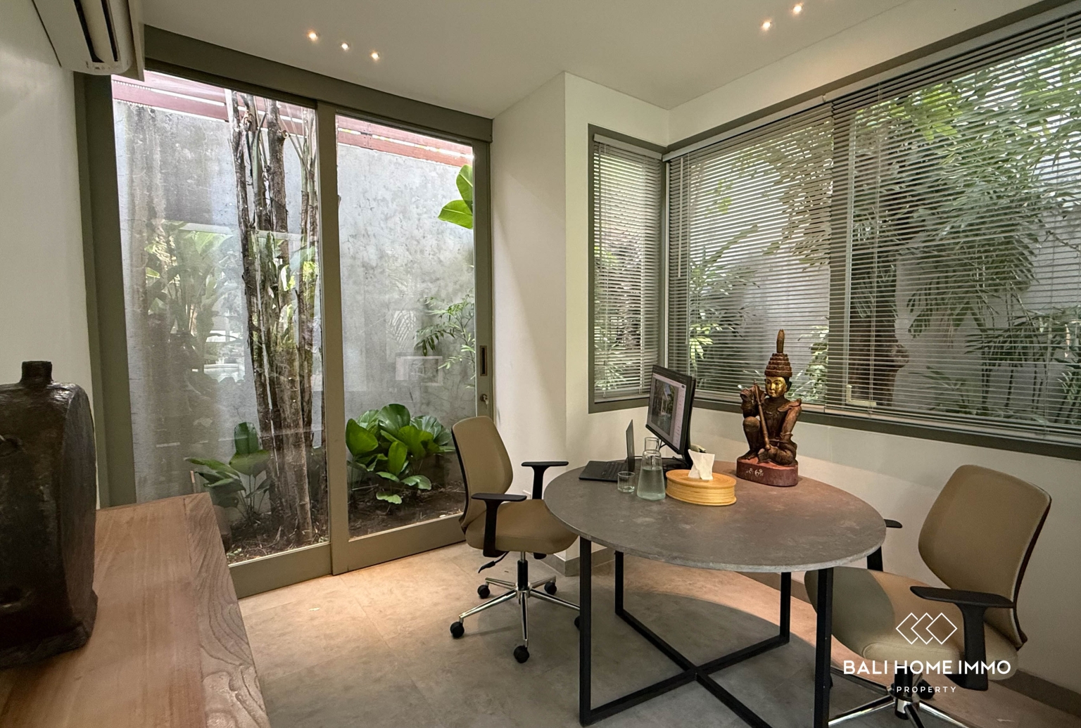 Modern Tropical 3 Bedroom + 1 Office For Rent In Umalas — image 4