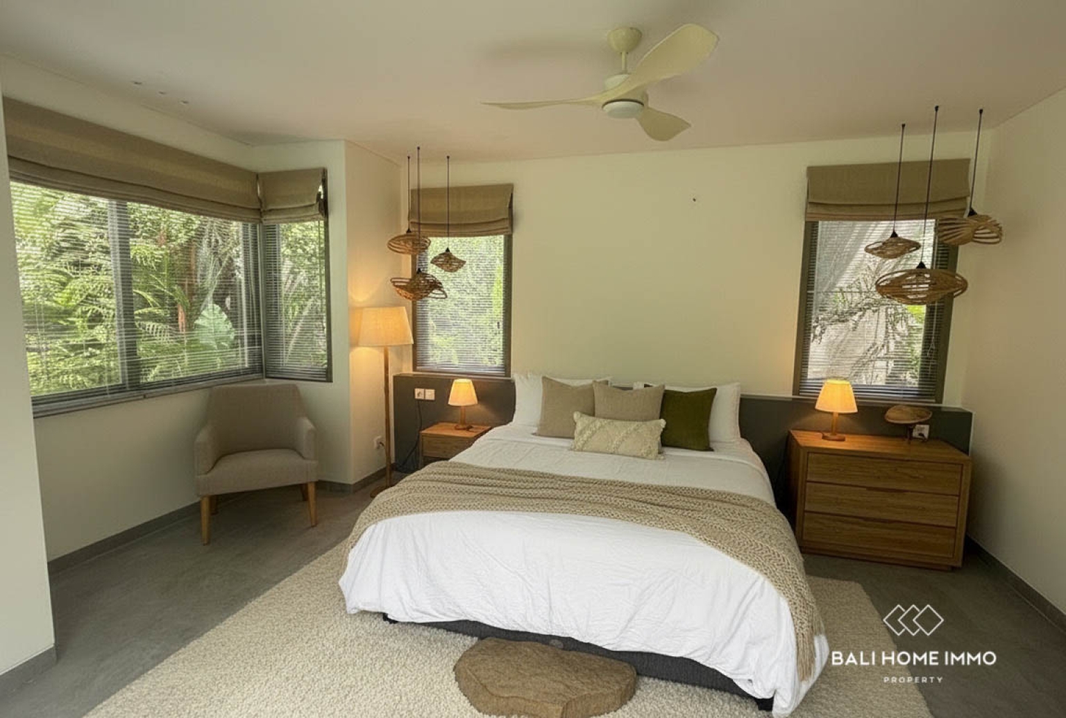 Modern Tropical 3 Bedroom + 1 Office For Rent In Umalas — image 8