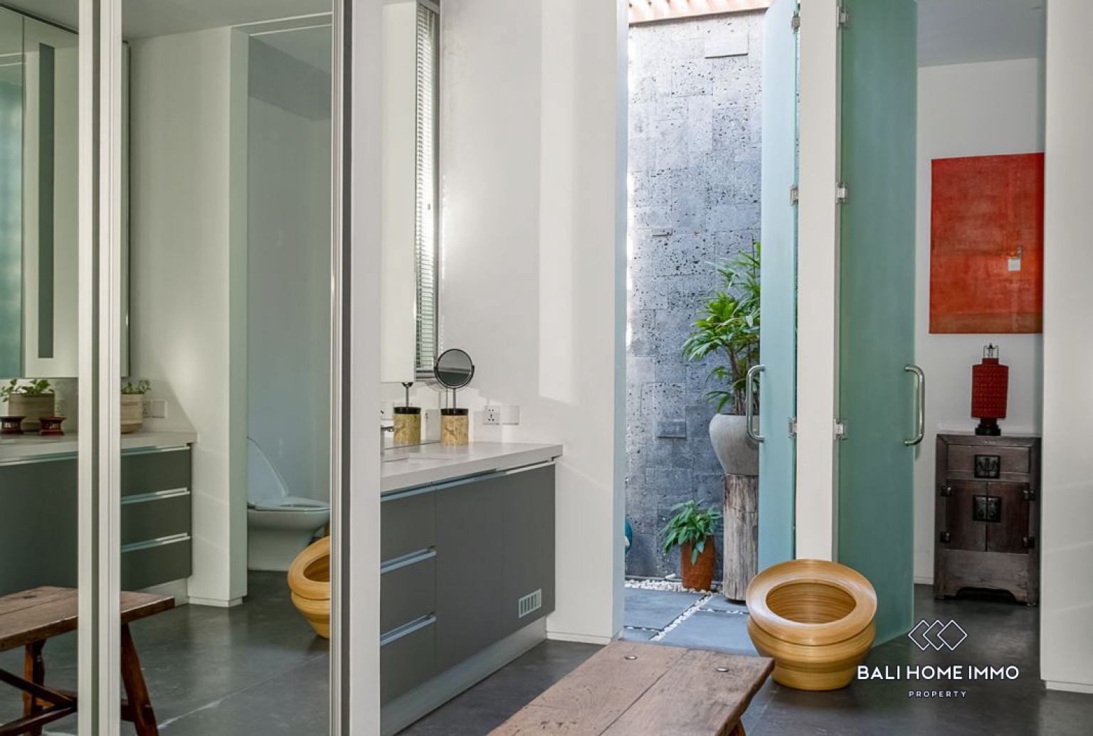 Modern Tropical 3 Bedroom + 1 Office For Rent In Umalas — image 11