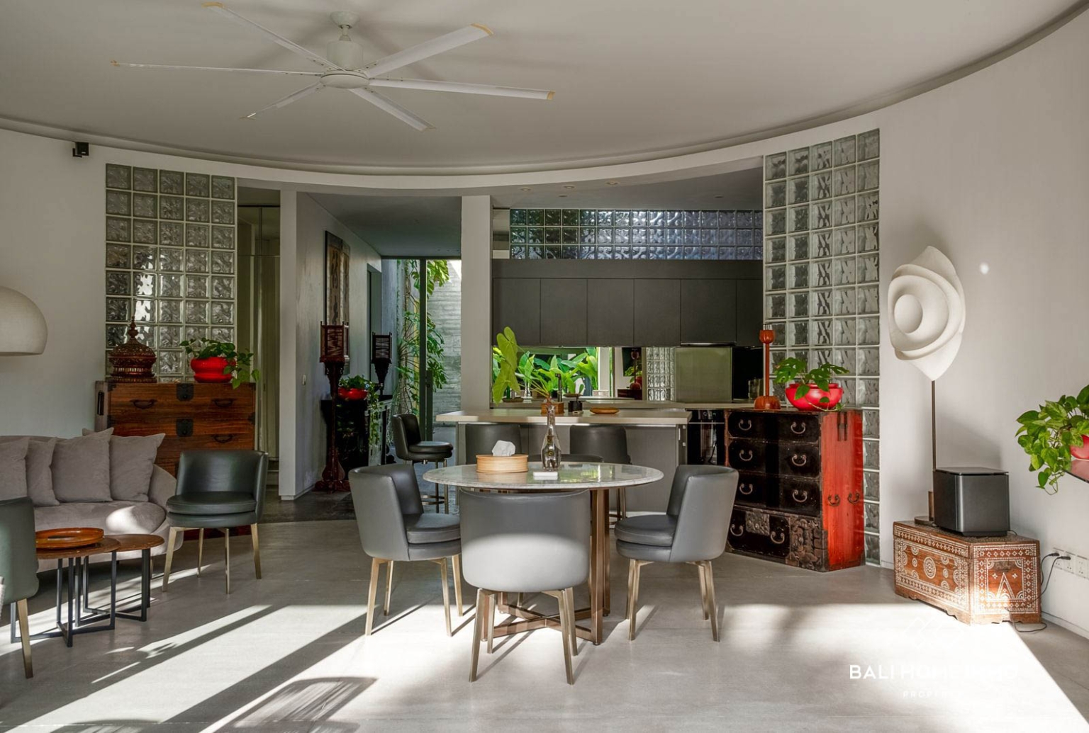Modern Tropical 3 Bedroom + 1 Office For Rent In Umalas — image 3
