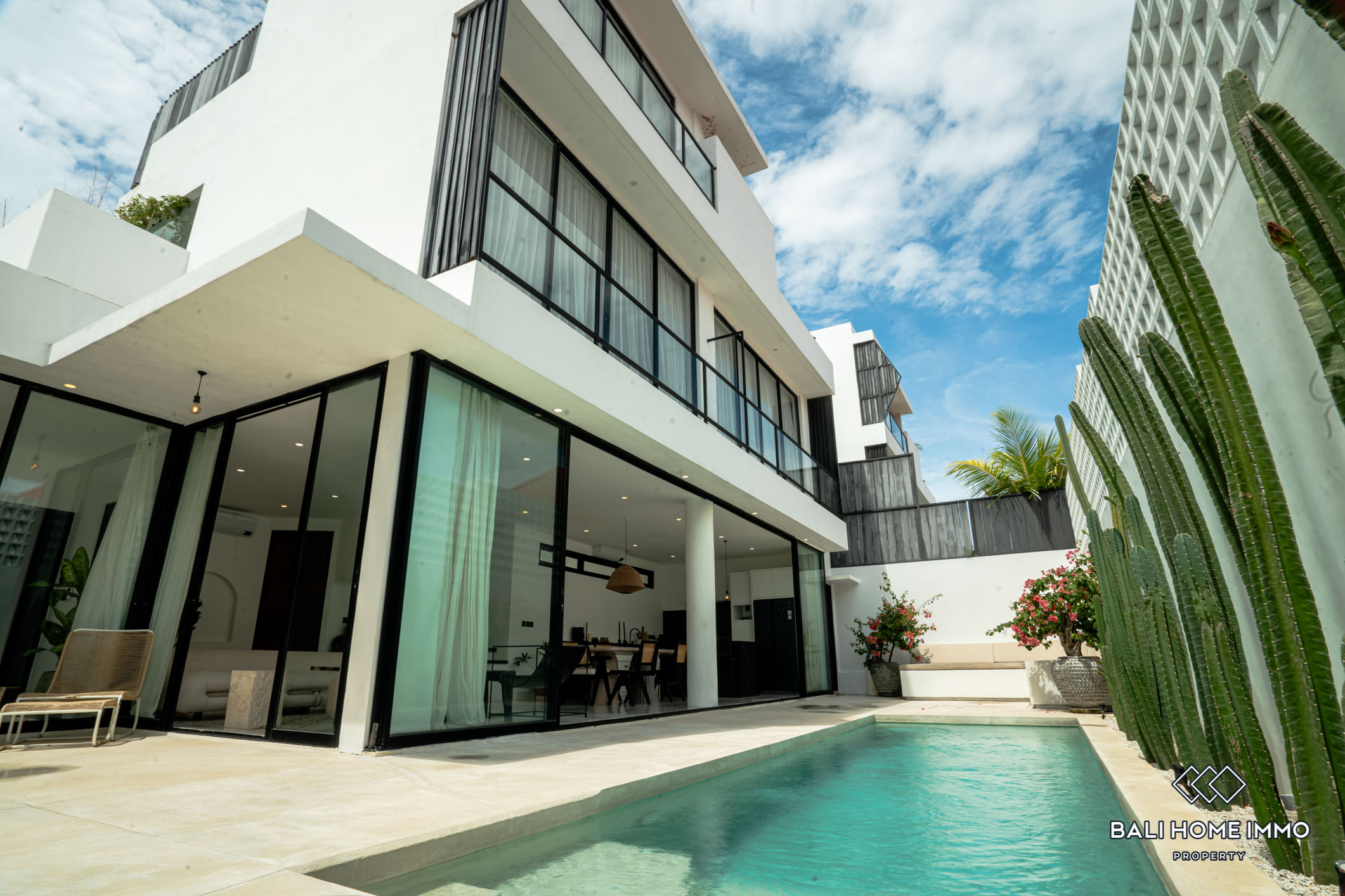 Newly Built 3 Bedroom Modern Villa for Rent in Umalas