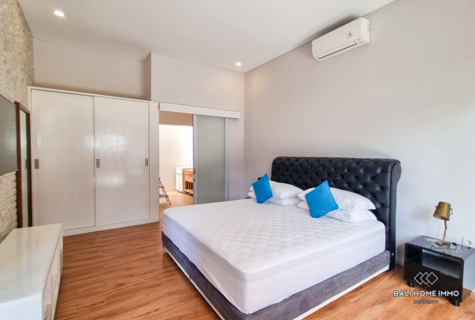 Newly Renovated 2 Bedroom Villa for Yearly Rental in Bali Umalas — image 12