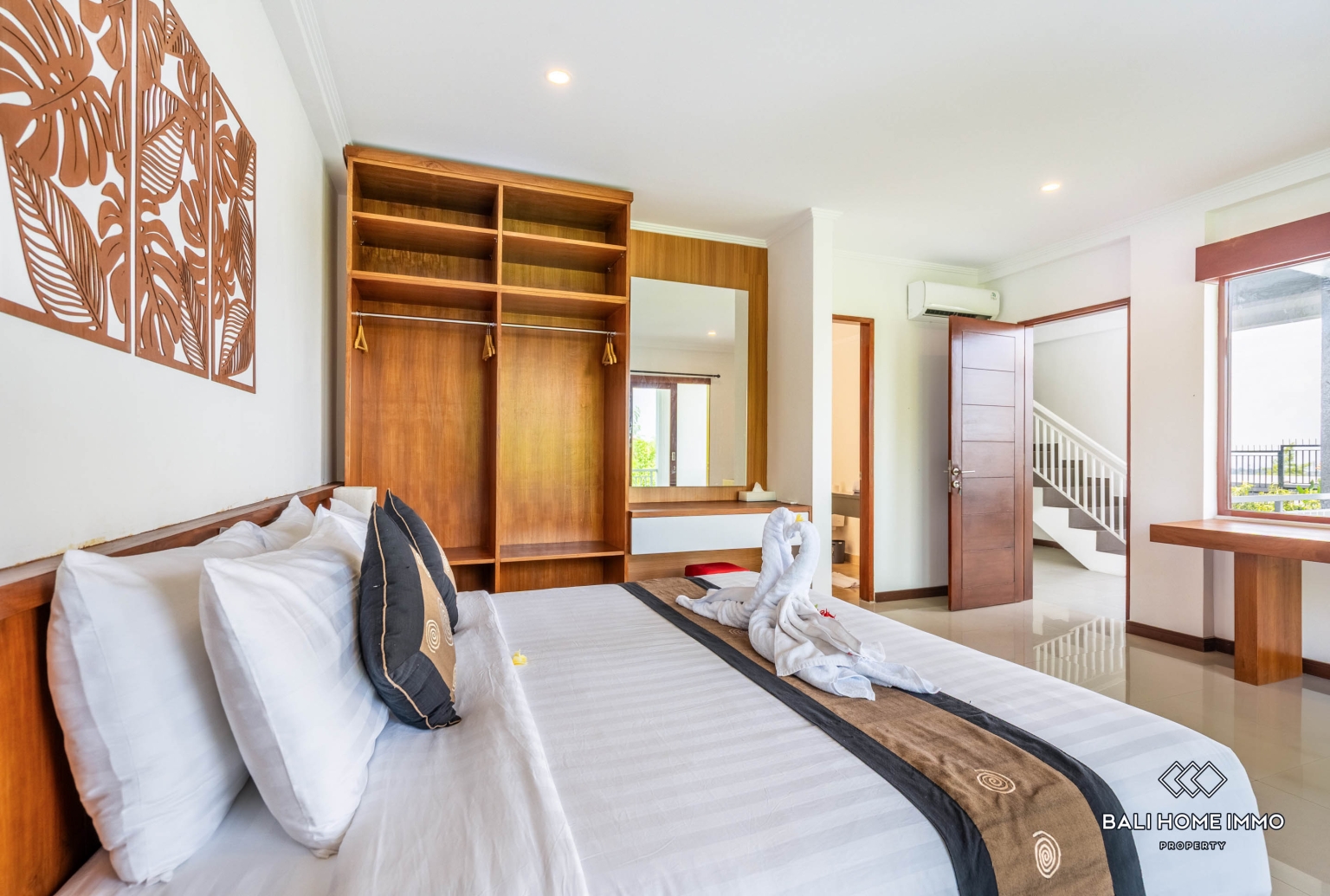 NEWLY RENOVATED OCEAN VIEW 4 BEDROOMS VILLA FOR SALE AND RENT IN BALI - UNGASAN — image 13