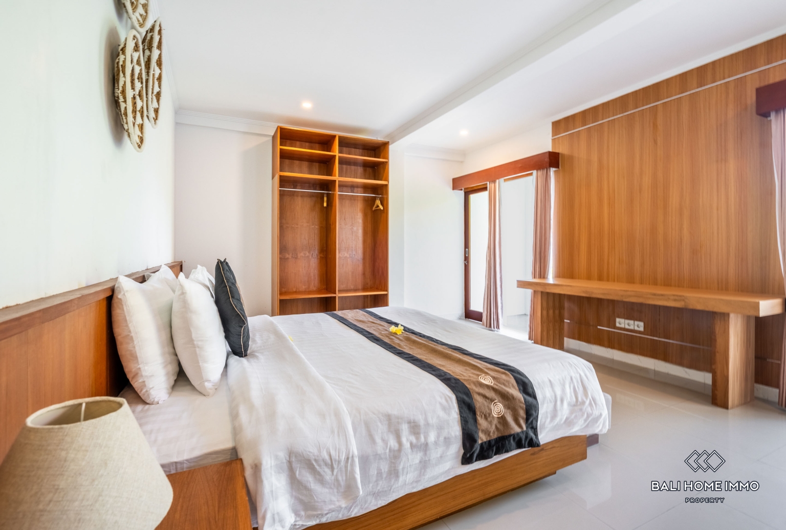 NEWLY RENOVATED OCEAN VIEW 4 BEDROOMS VILLA FOR SALE AND RENT IN BALI - UNGASAN — image 17