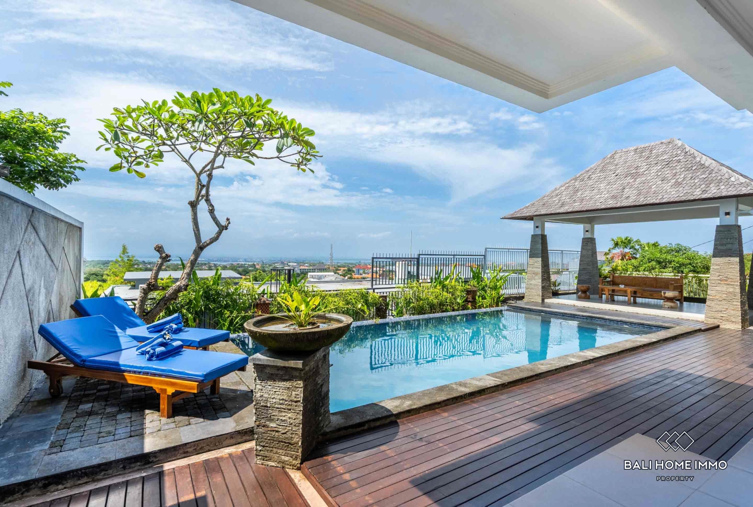 NEWLY RENOVATED OCEAN VIEW 4 BEDROOMS VILLA FOR SALE AND RENT IN BALI - UNGASAN — image 1