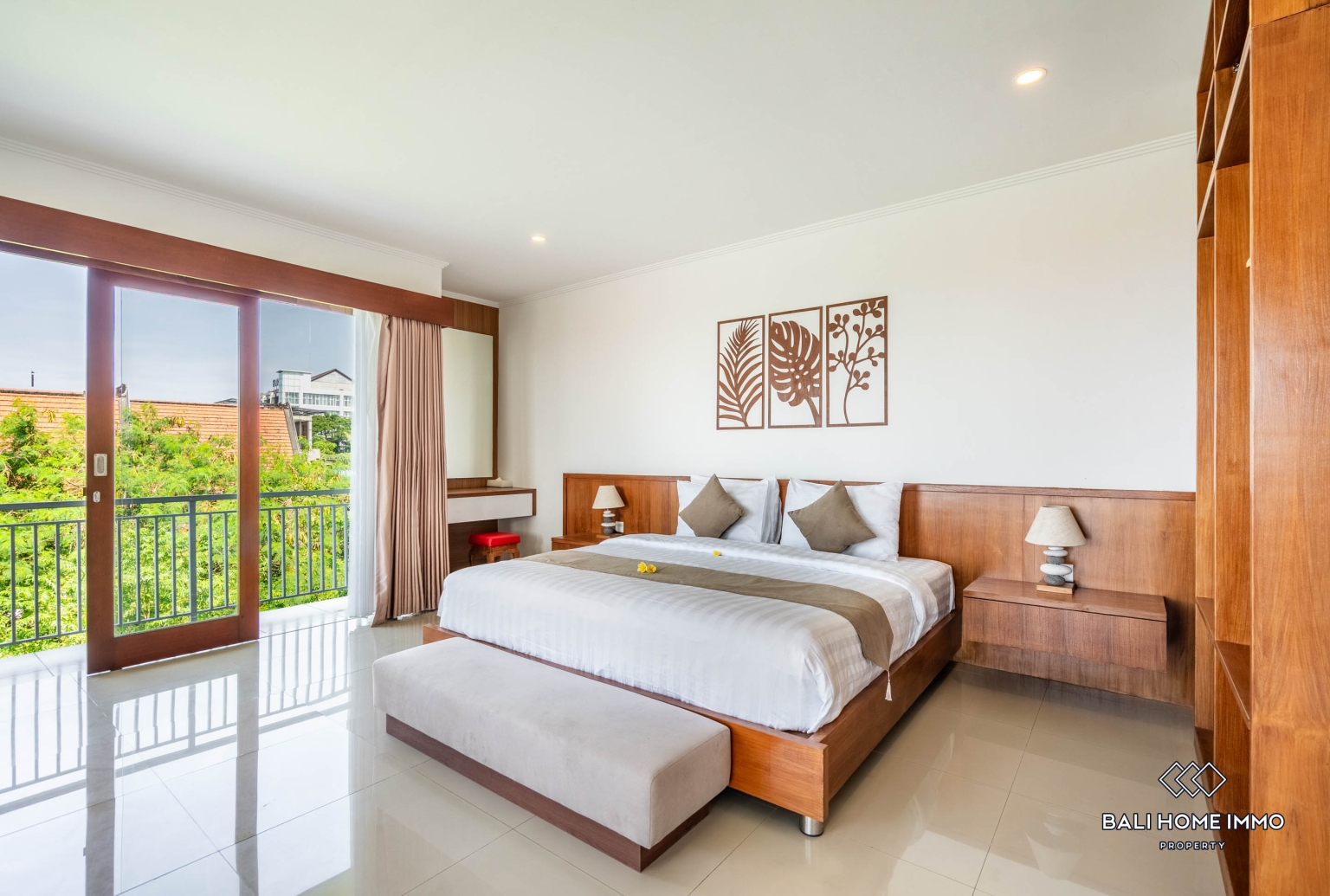 NEWLY RENOVATED OCEAN VIEW 4 BEDROOMS VILLA FOR SALE AND RENT IN BALI - UNGASAN — image 18